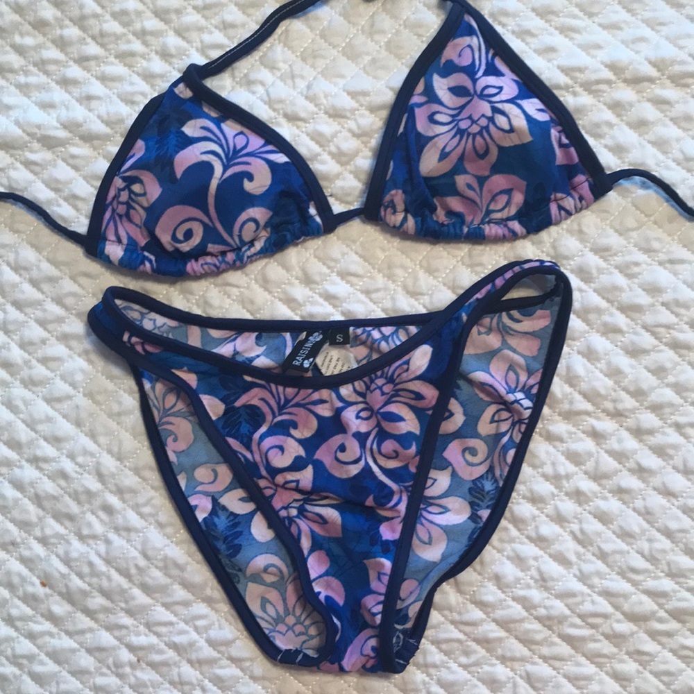 Raisins Beautiful Blue Floral Bikini, Sz Sm